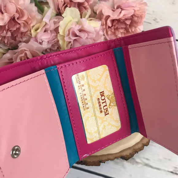 Vegan Leather Lavender Cat Wallet - Picture 4 of 6